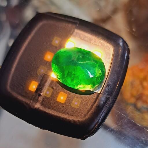 سنگ زمرد معدنی اصلی نگین زمرد ارزان  اویز زمرد سنگ انرژی سنگ چاکرای قلب سنگ جذب نگین زمرد سبز  زمرد پنجشیر افغانستان